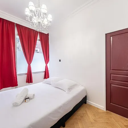 Apartament Montmartre 4p-sacre Coeur Paryż